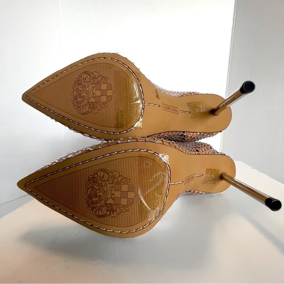 Vince Camuto, Women's Kiskia Heels Bootie - Sandstone. Size: 6 (US). NIB - Picture 9 of 15